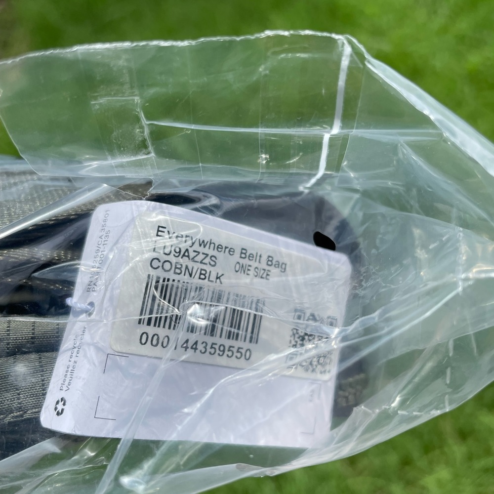 NWT Lululemon Everywhere Belt Bag - Picture 5 of 6